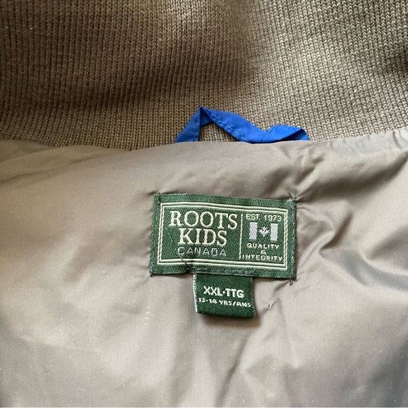 roots down vest - Picture 5 of 6